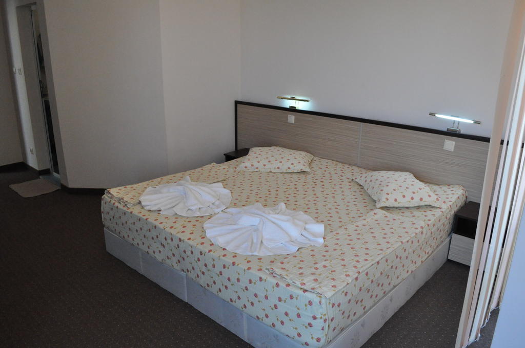 St. George Apartments Nesebar Bilik gambar